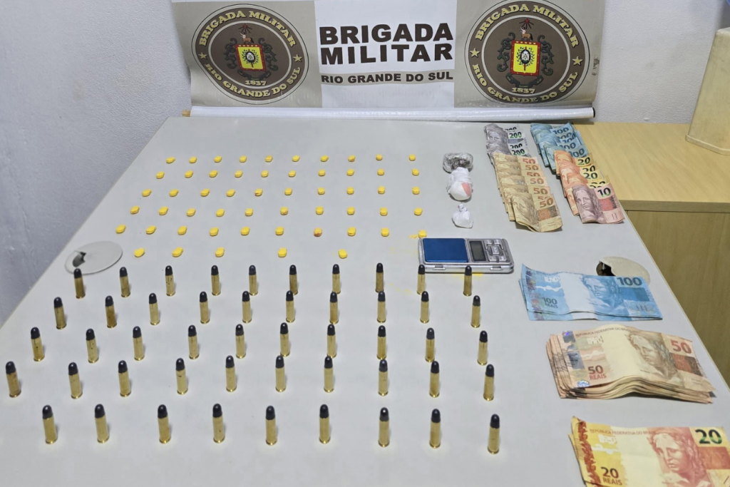 Homem de 28 anos é preso com drogas, munições e grande quantia em moeda falsa em Lajeado